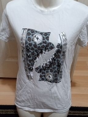 💲1⃣▶▶Short Sleeve Graphic Tee with Silver Stud Accents - White